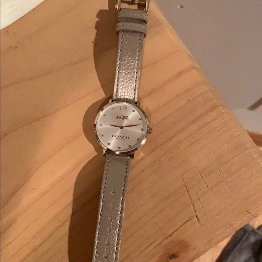 Watch - Picture 2 of 3